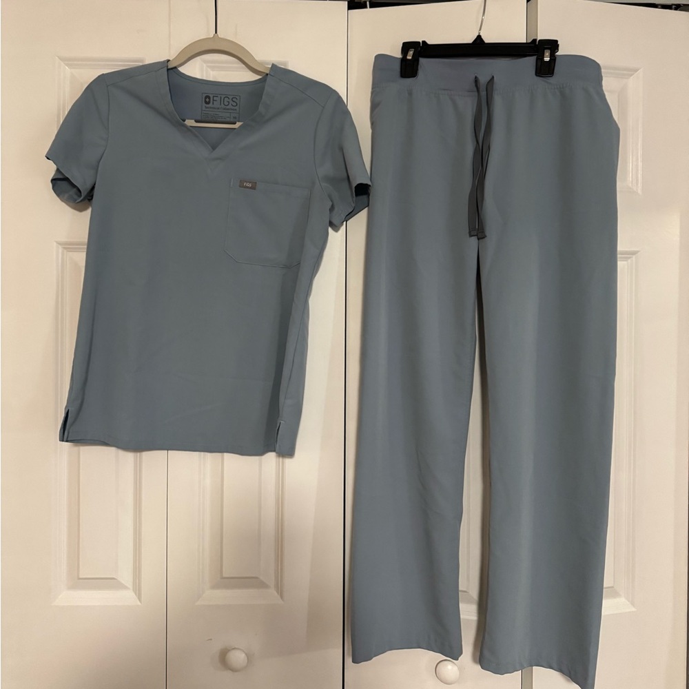 Figs Dusty Blue Women's Scrub Top & Pants Set